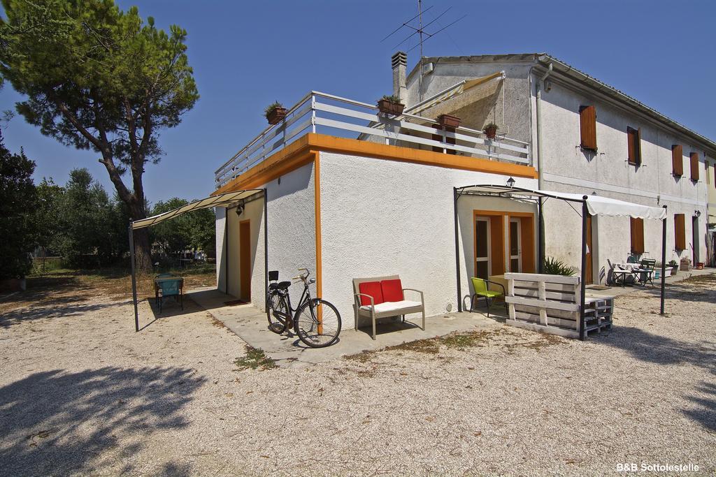 B&B Sotto Le Stelle ฟาโน ภายนอก รูปภาพ