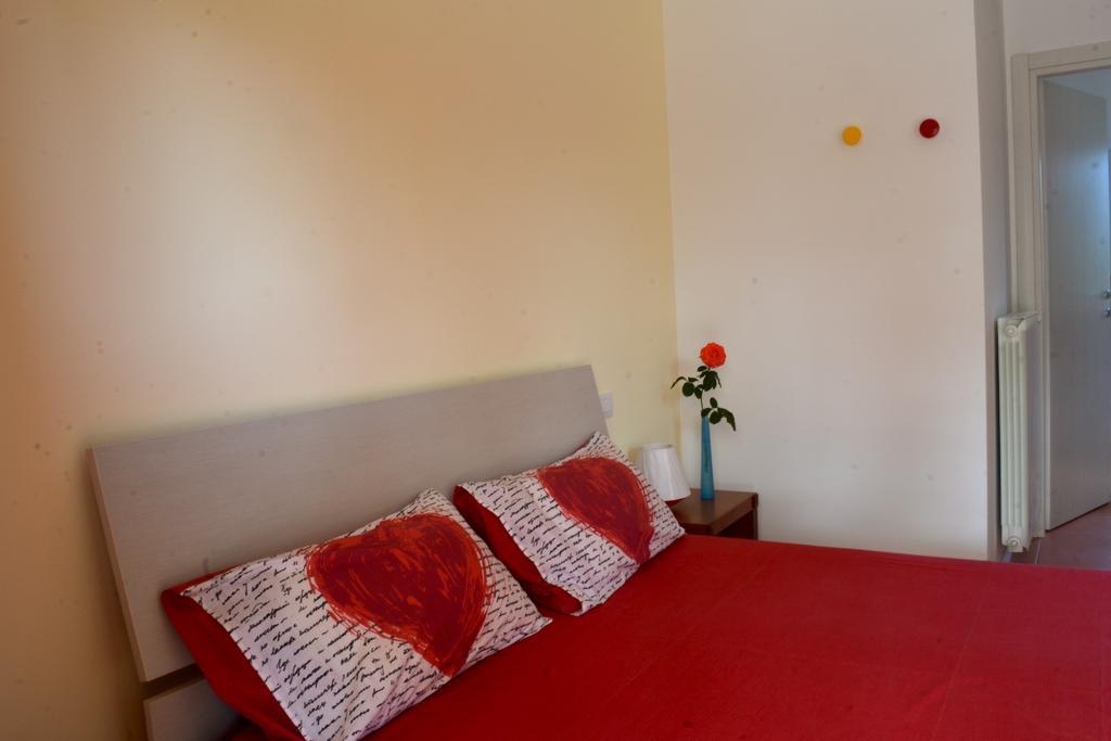 B&B Sotto Le Stelle ฟาโน ห้อง รูปภาพ