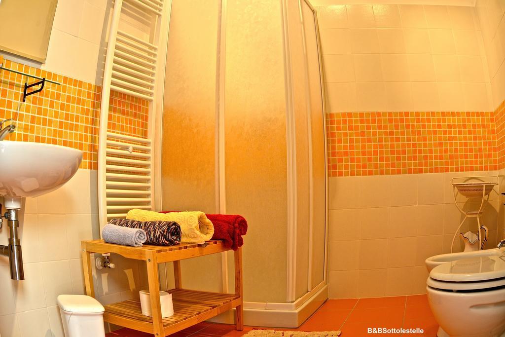 B&B Sotto Le Stelle ฟาโน ภายนอก รูปภาพ